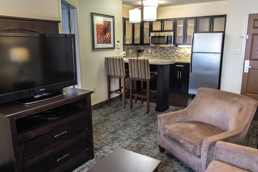 Staybridge Suites Minot by IHG - photo 25