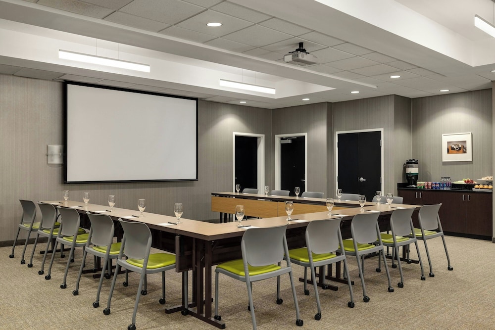 SpringHill Suites by Marriott Roanoke - photo 35