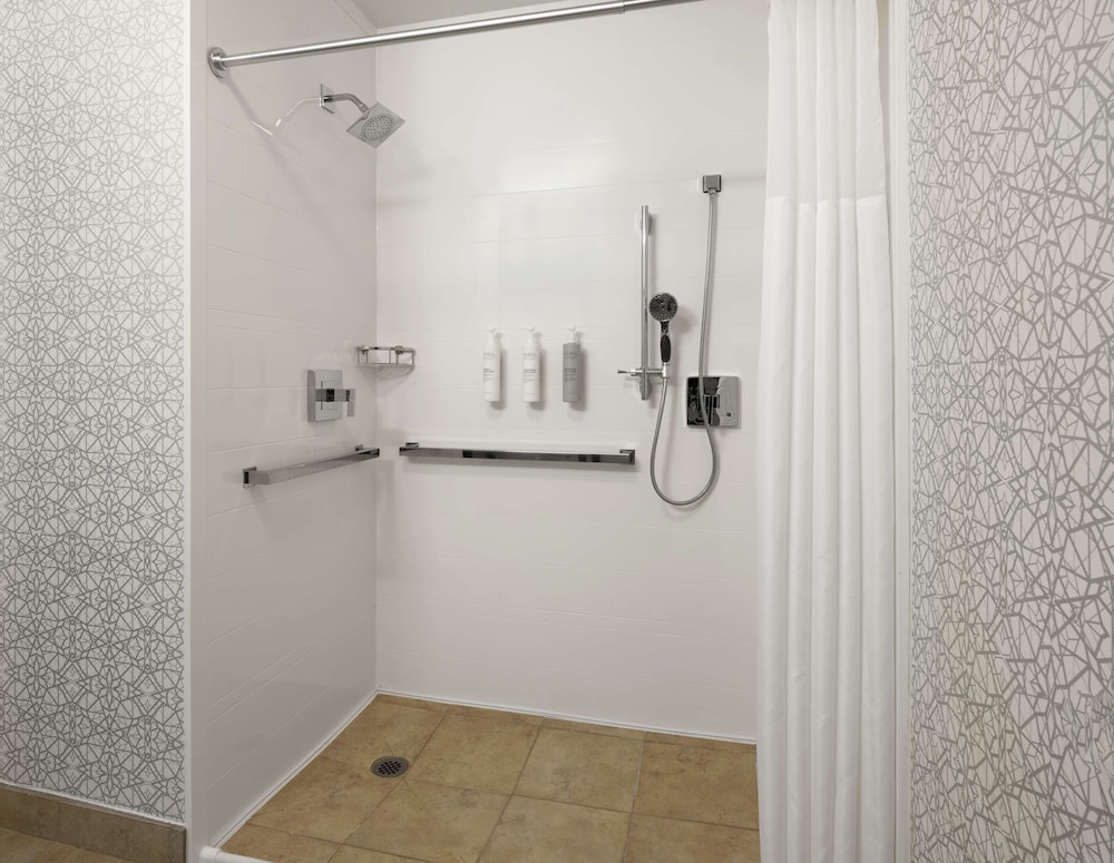 Hampton Inn & Suites Arundel Mills Baltimore - photo 49