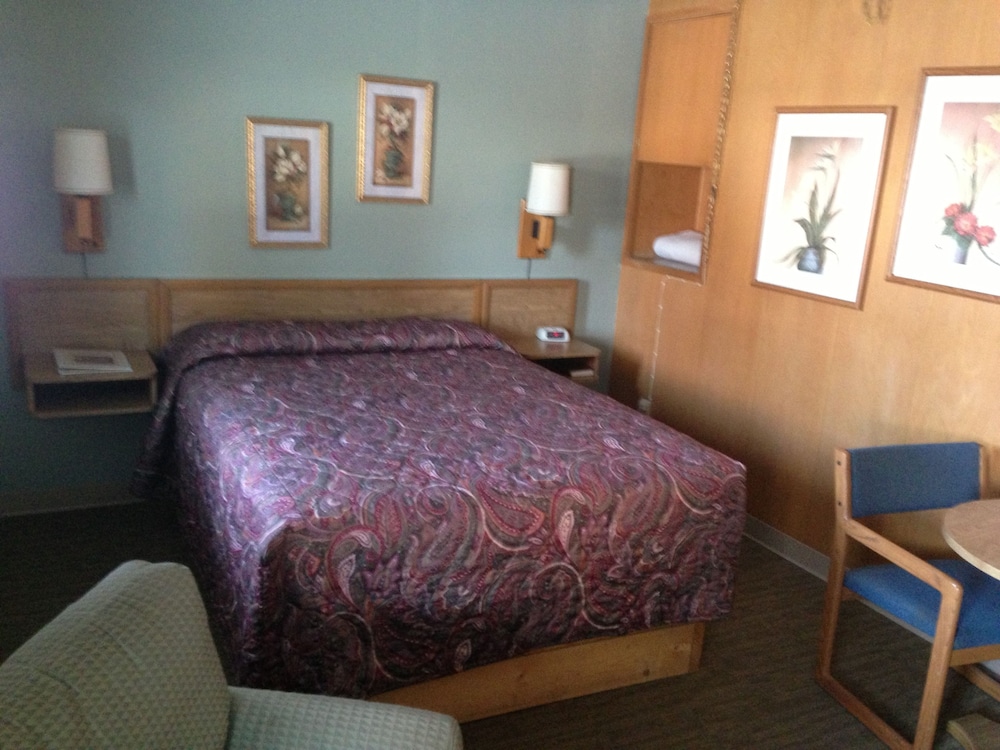 Jamestown Motel - photo 16