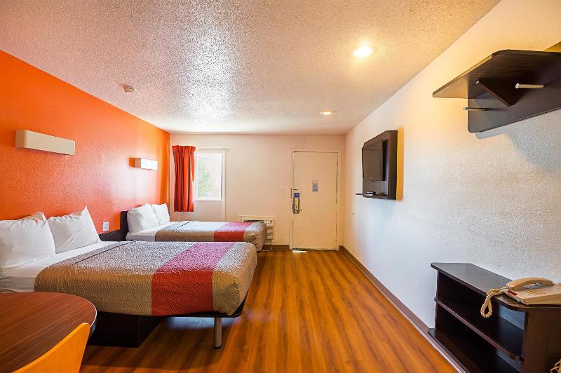 Motel 6 Blue Springs MO - photo 19