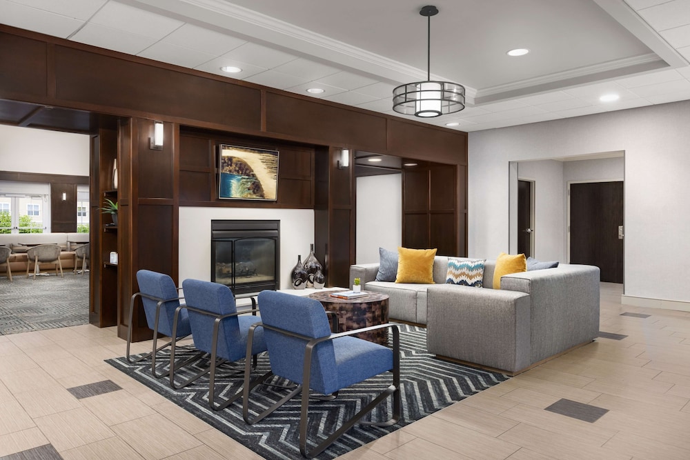 Homewood Suites by Hilton Manchester Airport - photo 3