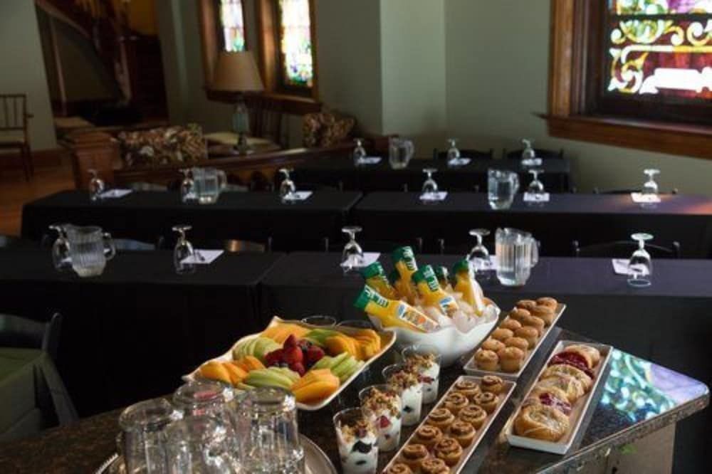 Clifton Heights Inn - photo 10