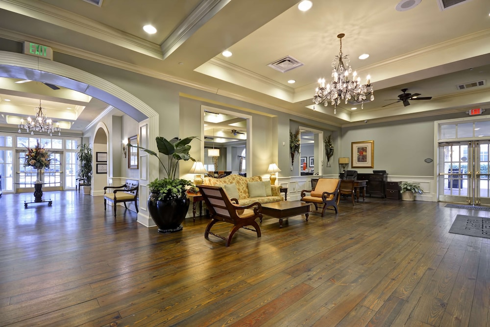 Hampton Inn and Suites Savannah Historic District - photo 6