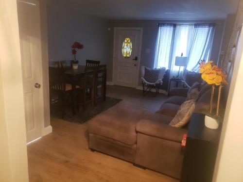 Harmony Inn by the Airport - photo 12