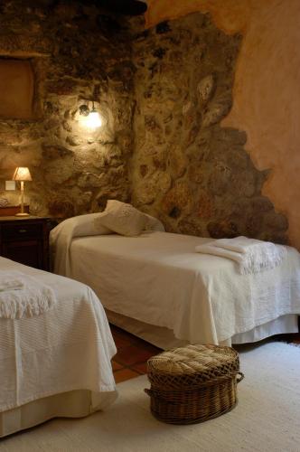 Casa Rural Canchalejo — 4-Star Luxury Hotel in Montanchez, Spain