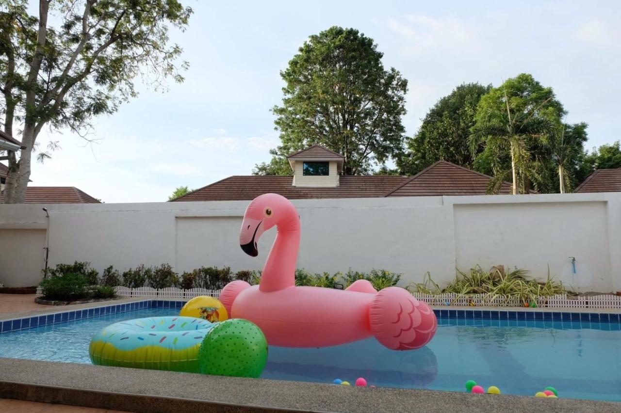 The Pool House Pattaya บ้านเดอะพูลเฮาส์พัทยา — 4-Star Luxury Hotel in Bang Lamung, Thailand
