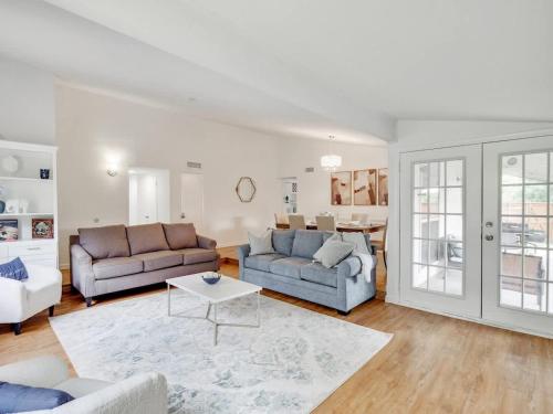 Remodeled 3 bedroom with central location Carrollton — 4-Star Luxury Hotel in Carrollton, United States