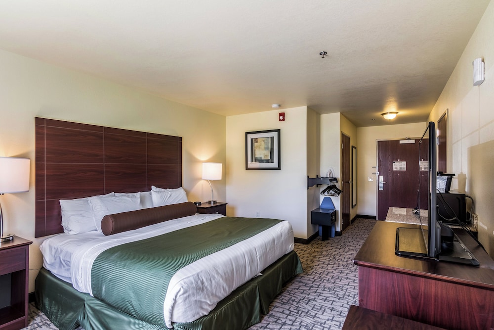 Cobblestone Inn & Suites Barron - photo 27