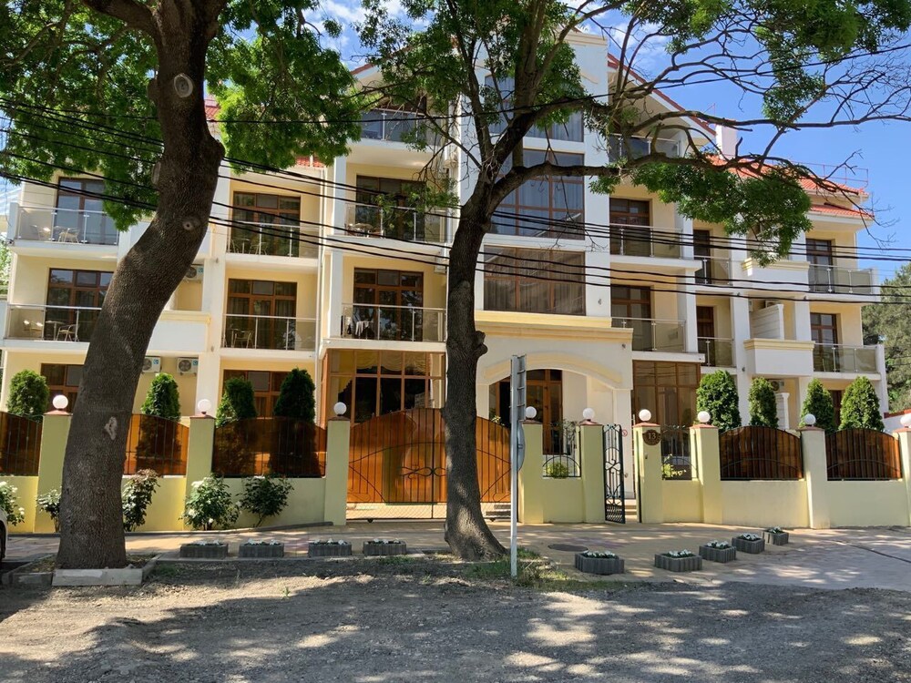 Iva Guest House 11174690 — Divnomorskoye