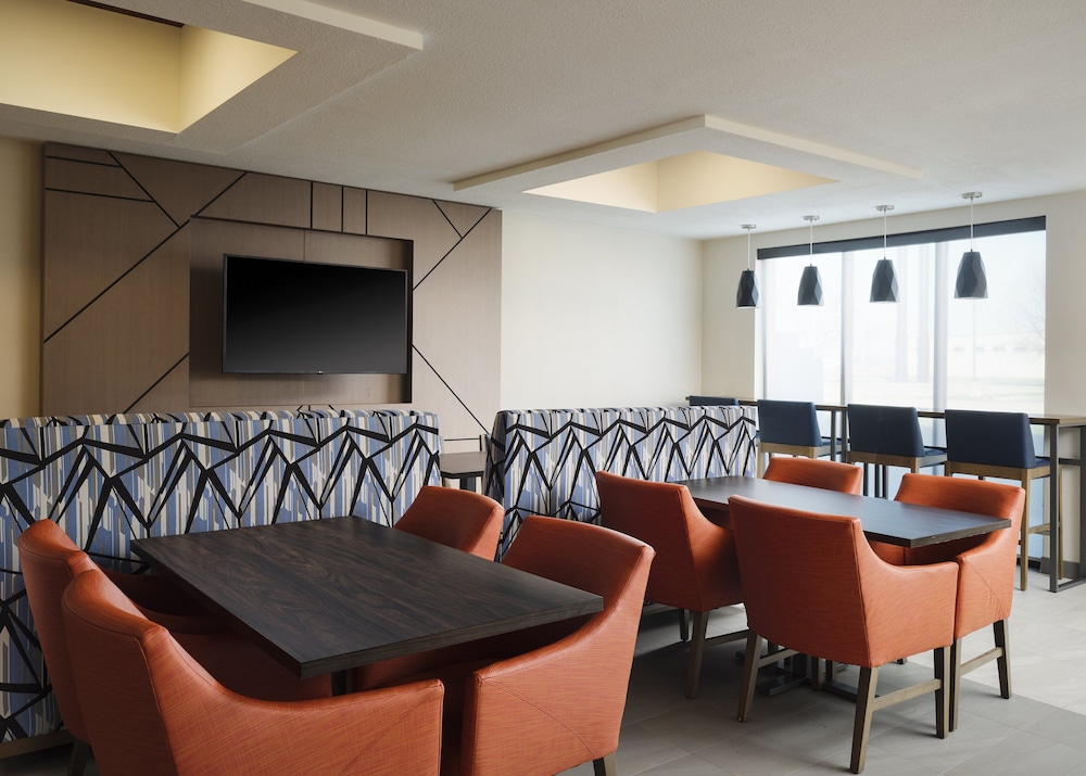 Holiday Inn Express Hotel & Suites Peru Lasalle Area by IHG - photo 72