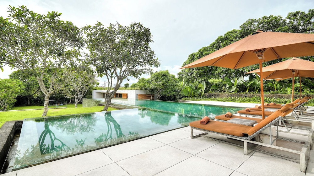 The Iman Villa — 5-Star Luxury Hotel in Bali, Indonesia