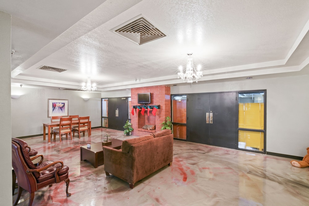 OYO Hotel Edmond University of Central Oklahoma - photo 15