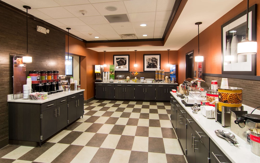 Hampton Inn Orange City - photo 32
