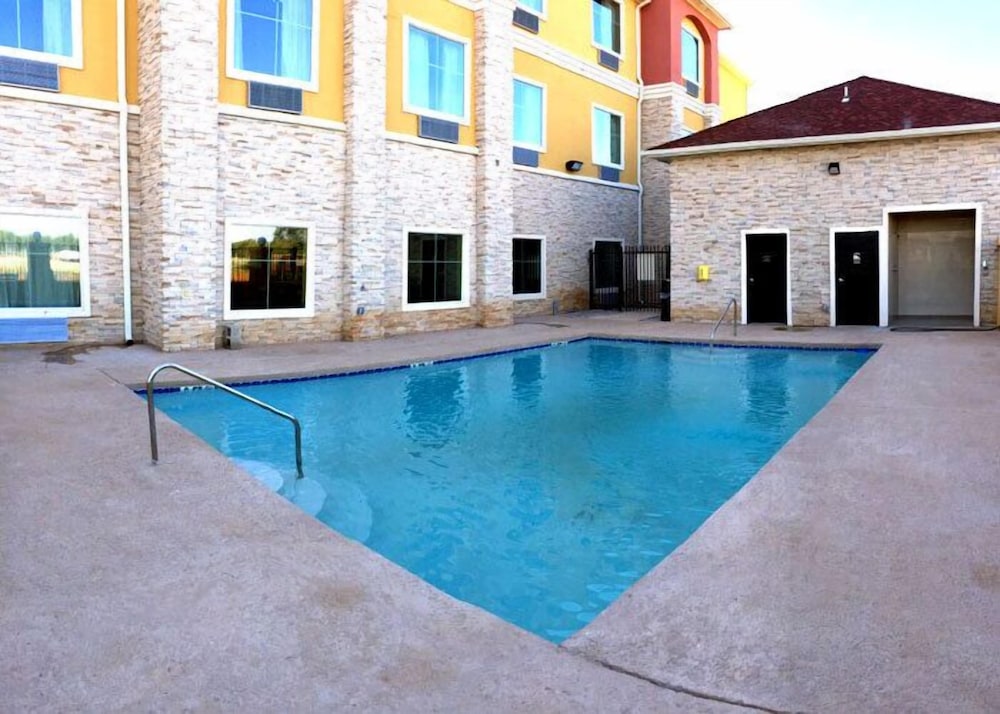 Residency Suites Cotulla - photo 29
