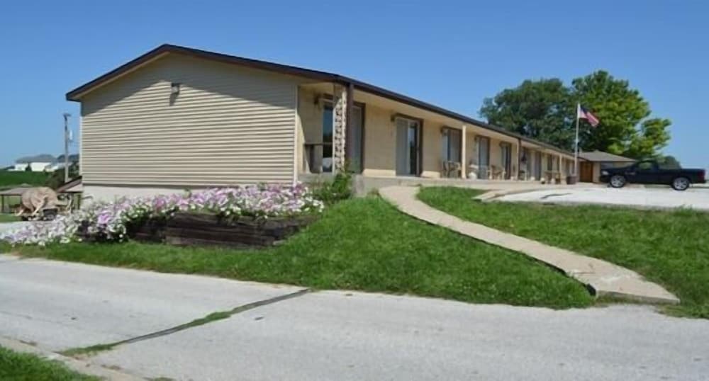 Edgetowner Motel - photo 13
