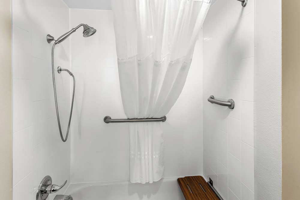 Holiday Inn Express Suites Charleston by IHG - photo 38