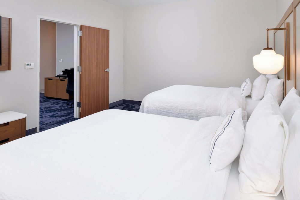 Fairfield Inn & Suites by Marriott Arlington Six Flags - photo 10