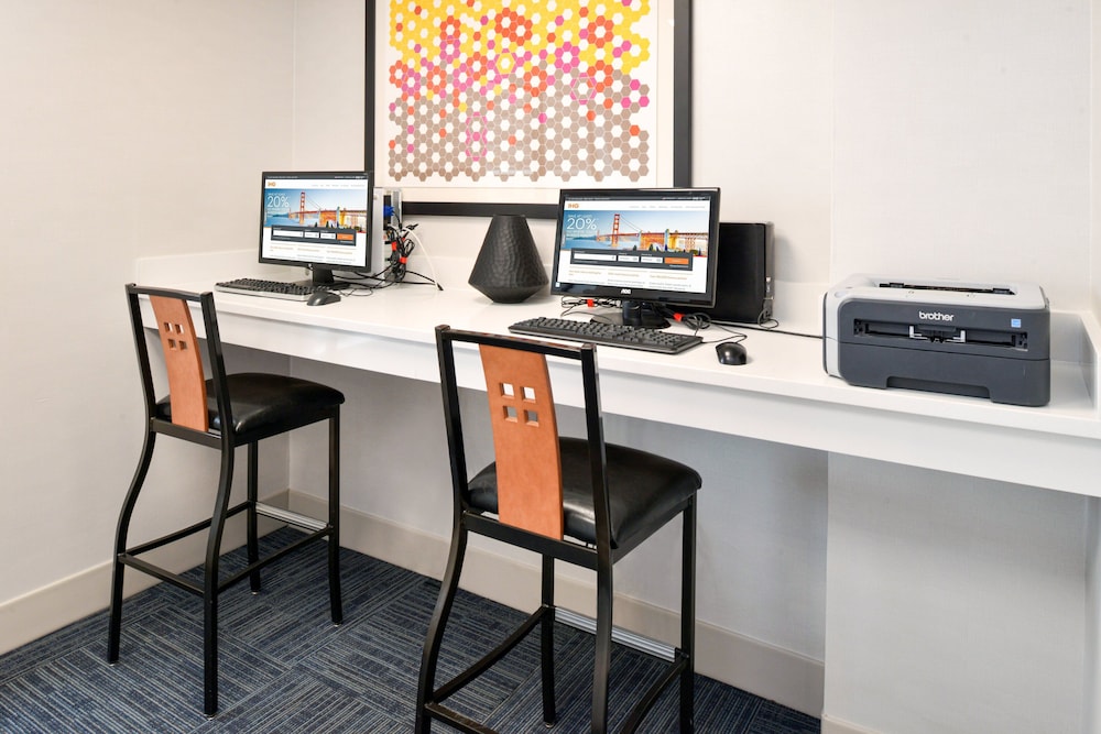 Holiday Inn Express & Suites Pueblo North by IHG - photo 38