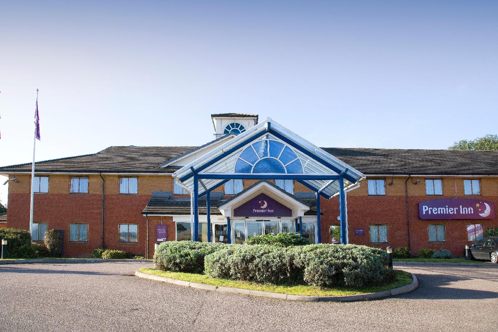 Premier Inn Luton South M1 J9 in St Albans, United Kingdom