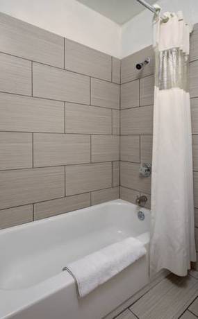 Rodeway Inn Near Arizona State University - photo 11