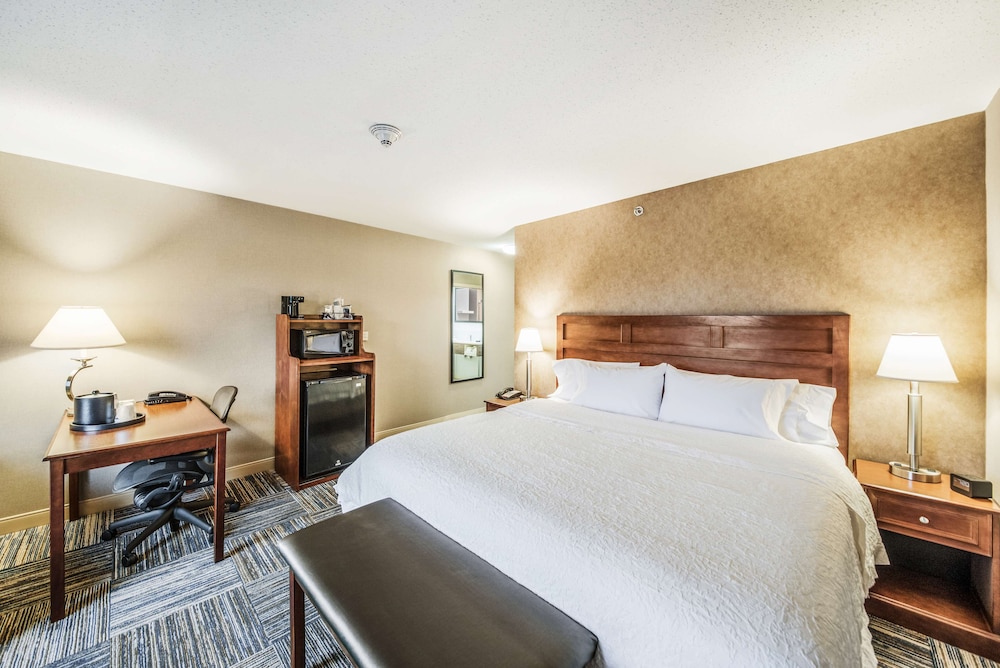Hampton Inn Greenfield - photo 12