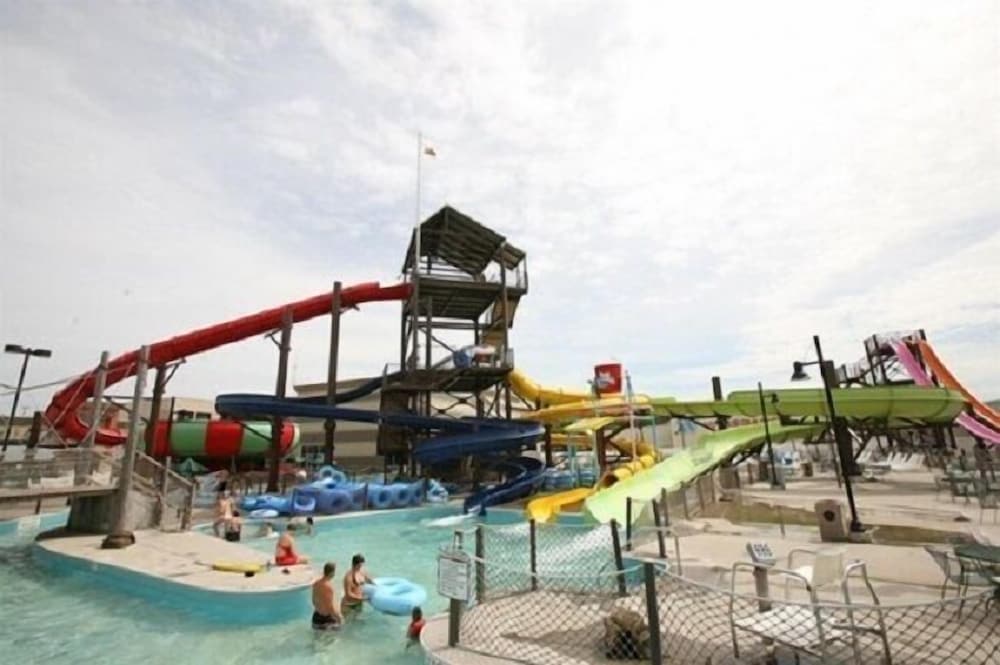 Fun City Resort Hotel - photo 28