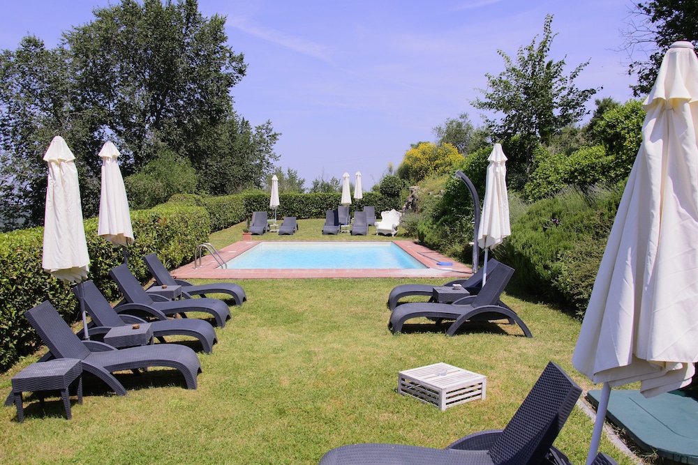 Residenzia del Sogno — 4-Star Luxury Hotel in Castellina In Chianti, Italy