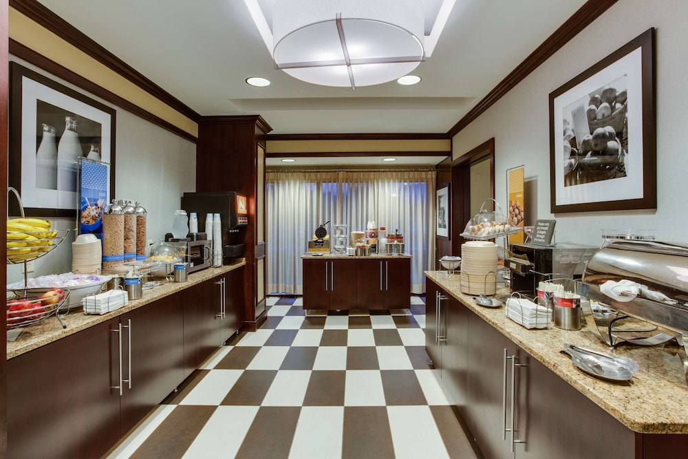 Hampton Inn Bennington - photo 33