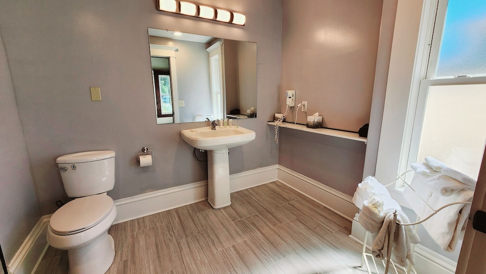 Santa Paula Inn - photo 33