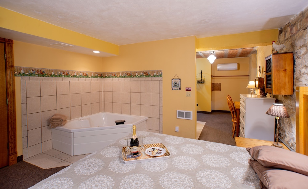 Stone Mill Hotel & Suites - photo 95