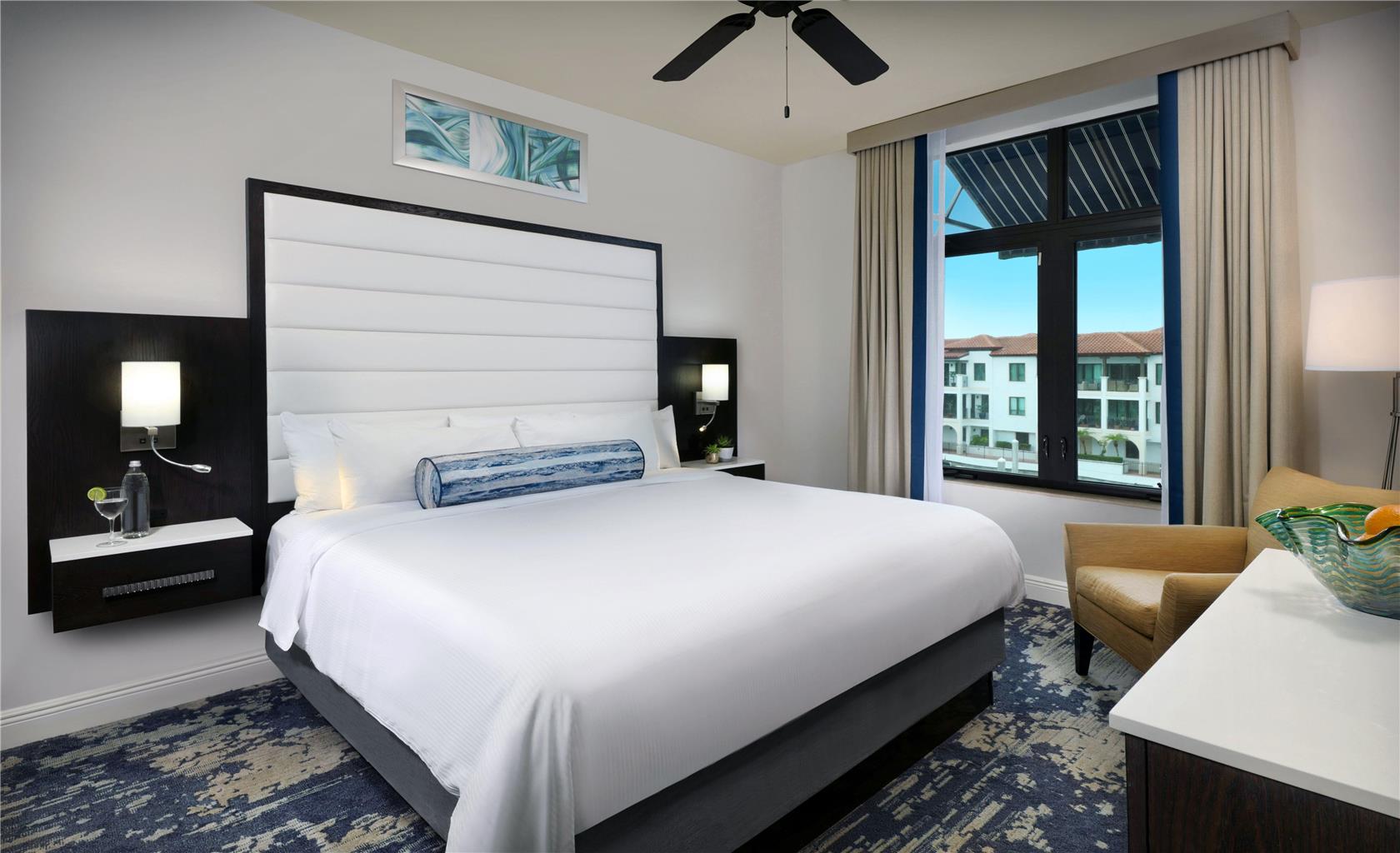 Naples Bay Resort & Marina - photo 15