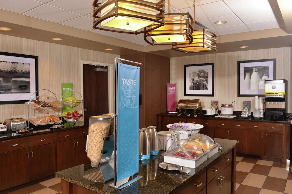 Hampton Inn Springfield Southeast - photo 24