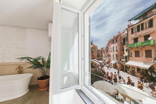 Scarlet — 4-Star Luxury Hotel in Vernazza, Italy