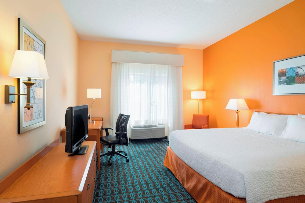 Fairfield Inn & Suites by Marriott State College - photo 11