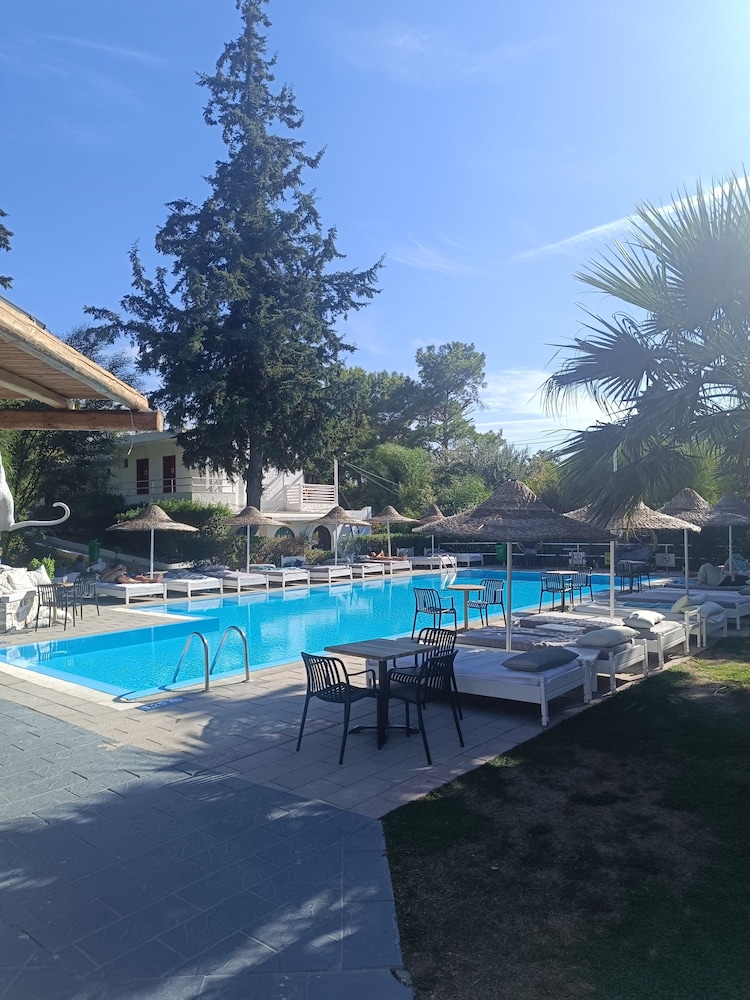 Trees Art Hotel Suites — Rodos