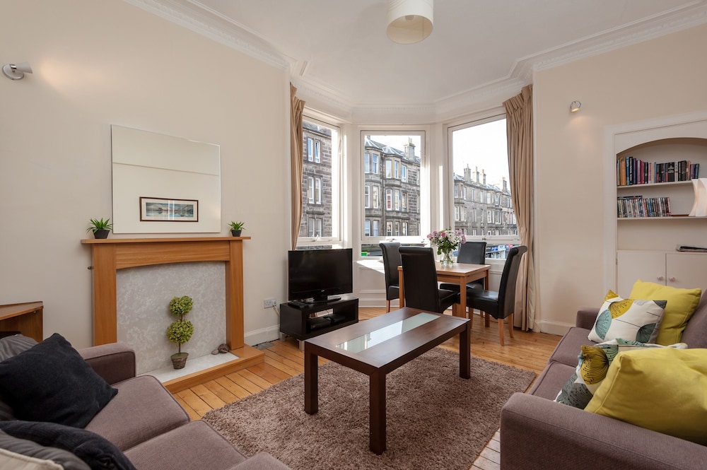 Edinburgh Rossie Apartment — 4-Star Luxury Hotel in Edinburgh, United Kingdom
