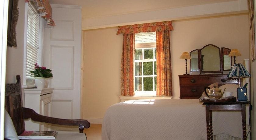 Bed & Breakfast at Ocklynge Manor — Eastbourne — photo 2