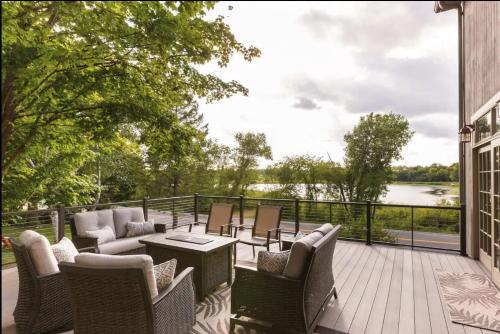 Cedar House Retreat — 4-Star Luxury Hotel in Excelsior, United States