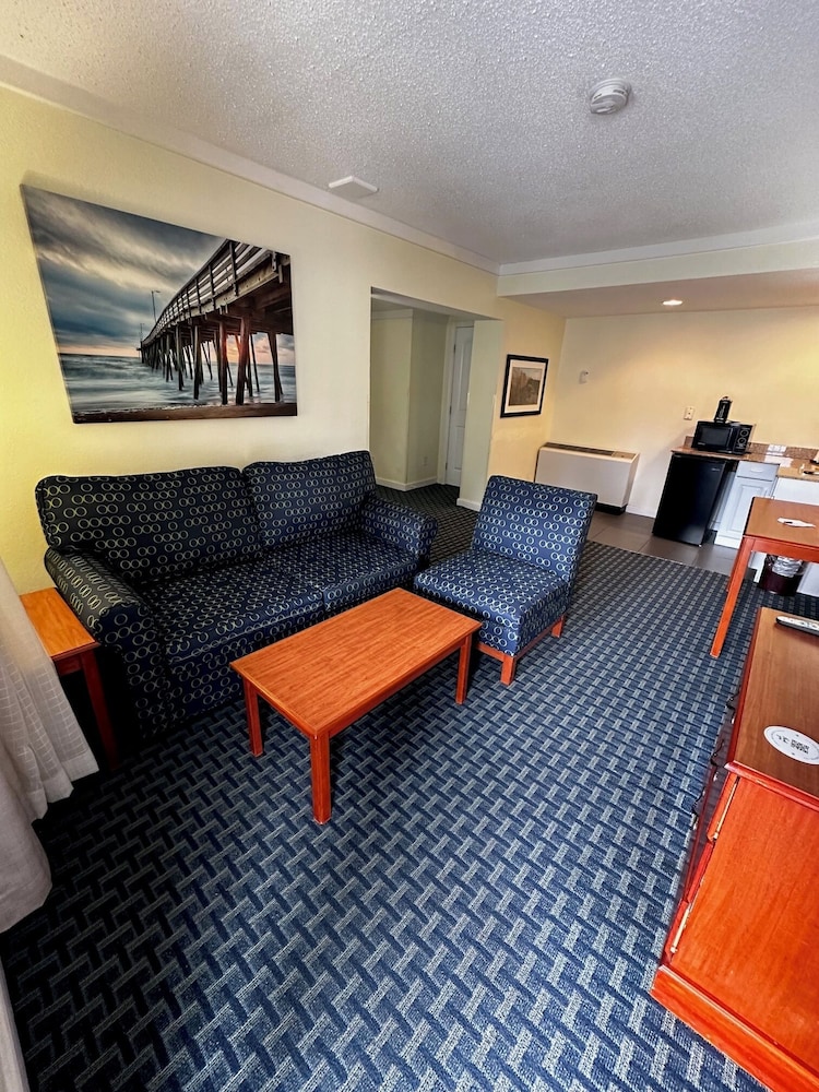 Ramada by Wyndham Virginia Beach - photo 21