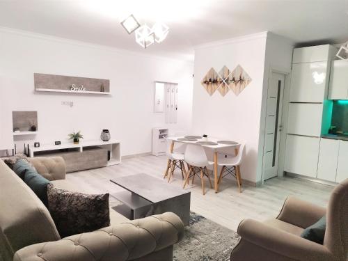 Happy Home — 4-Star Luxury Hotel in Targu-Mures, Romania