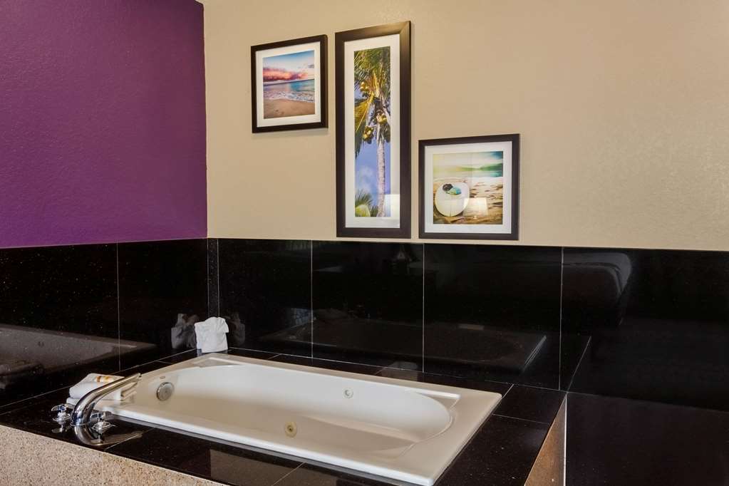La Quinta Inn & Suites by Wyndham Port Orange Daytona - photo 34