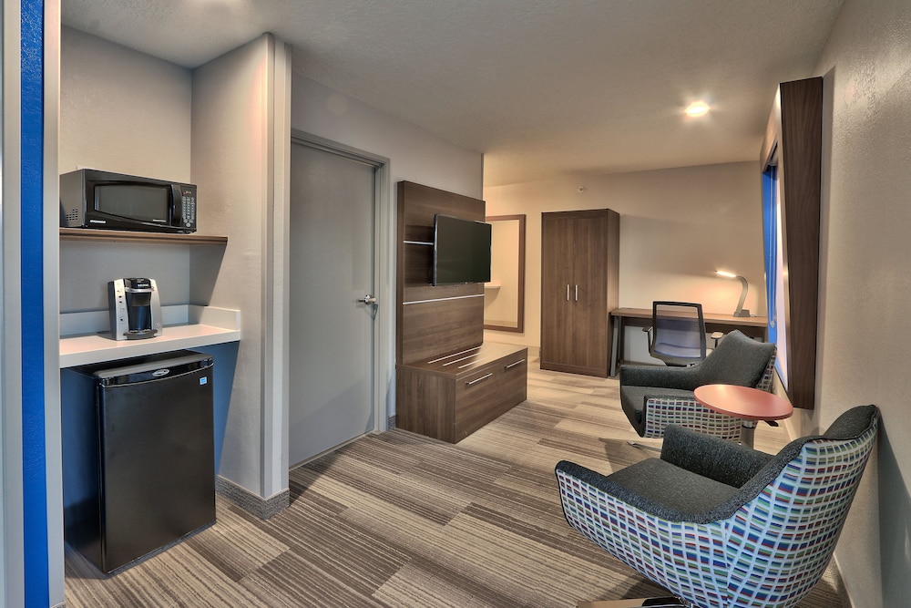 Holiday Inn Express Socorro by IHG - photo 11