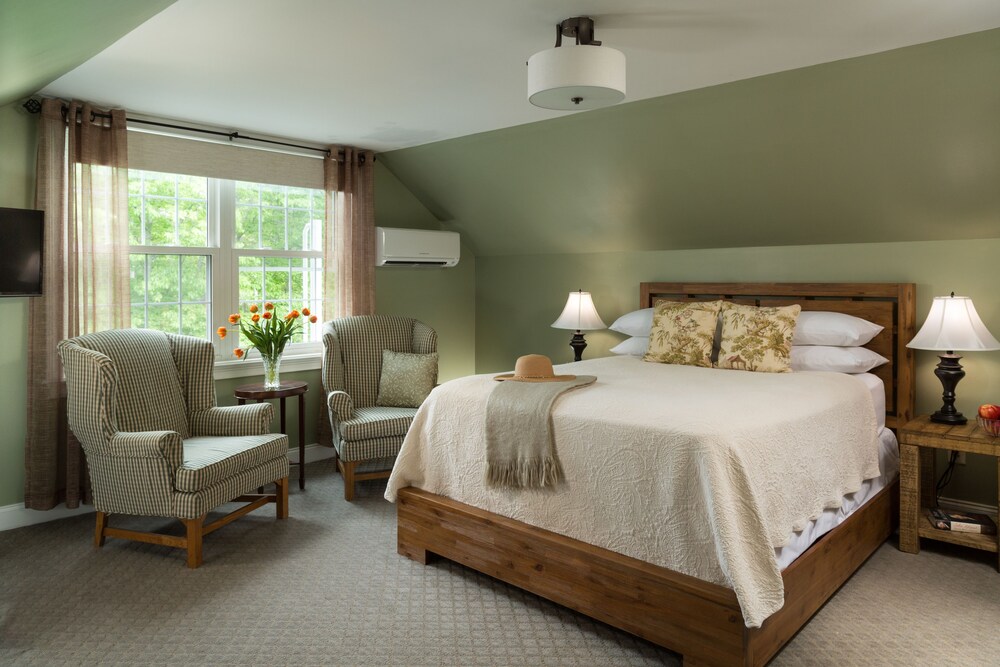 Wolf Cove Inn - photo 13