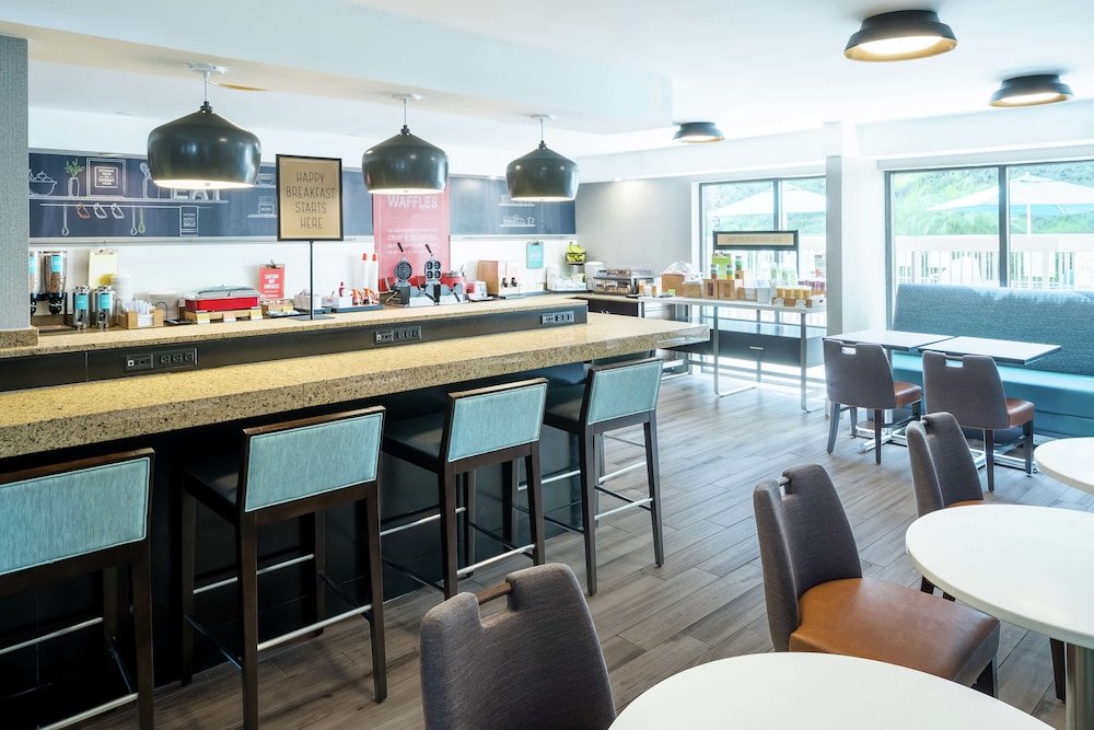 Hampton Inn Los Angeles Santa Clarita - photo 29