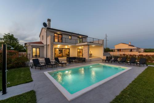 Villa Brtonigla luksuzna kuća sa pogledom na more — 4-Star Luxury Hotel in Brtonigla, Croatia