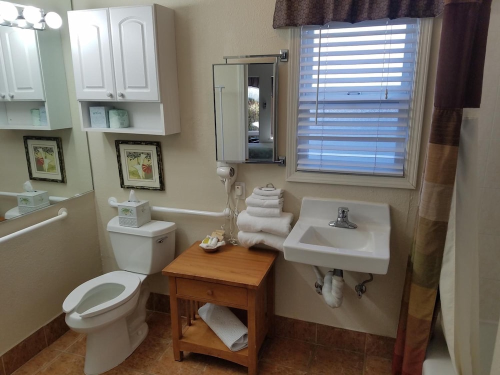 Los Gatos Garden Inn Hotel - photo 56