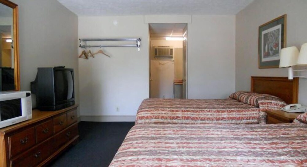 Creek Side Inn - photo 4