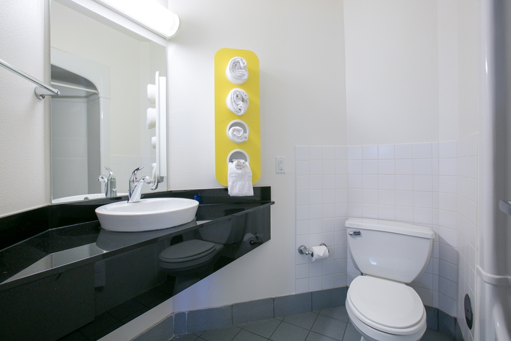 Motel 6 Brooklyn Center MN Minneapolis - photo 23