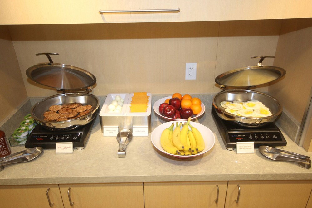 TownePlace Suites by Marriott Charleston North Charleston - photo 20